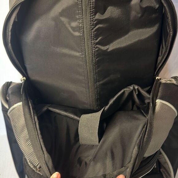 Ogio Commuter Pull Through Rolling duffle Suitcase Travel Luggage Duffel Bag - Picture 3 of 12